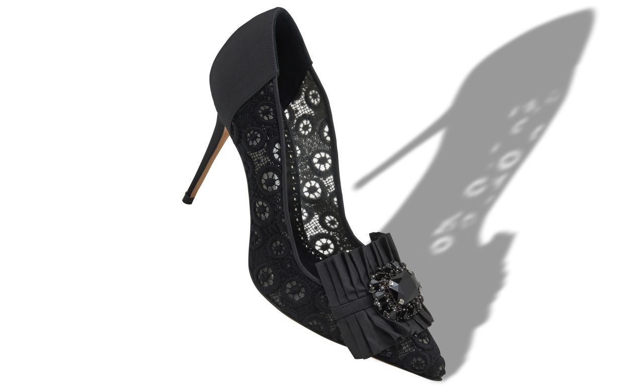 Sapatos de Salto Alto com Renda Preta e Detalhes de Joias