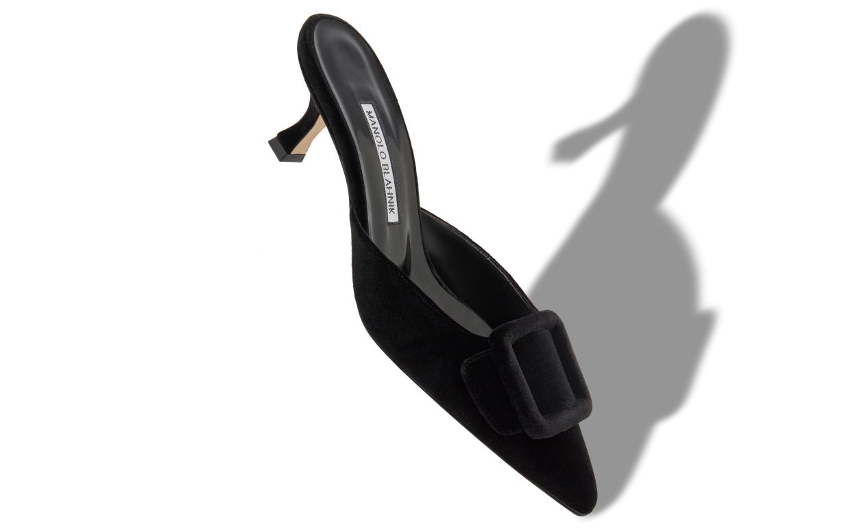 Mules com Detalhe de Fivela em Veludo Preto
