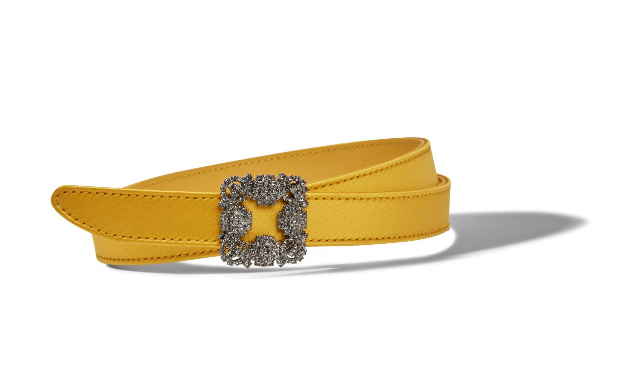 Cinto de cetim amarelo com fivela de cristal