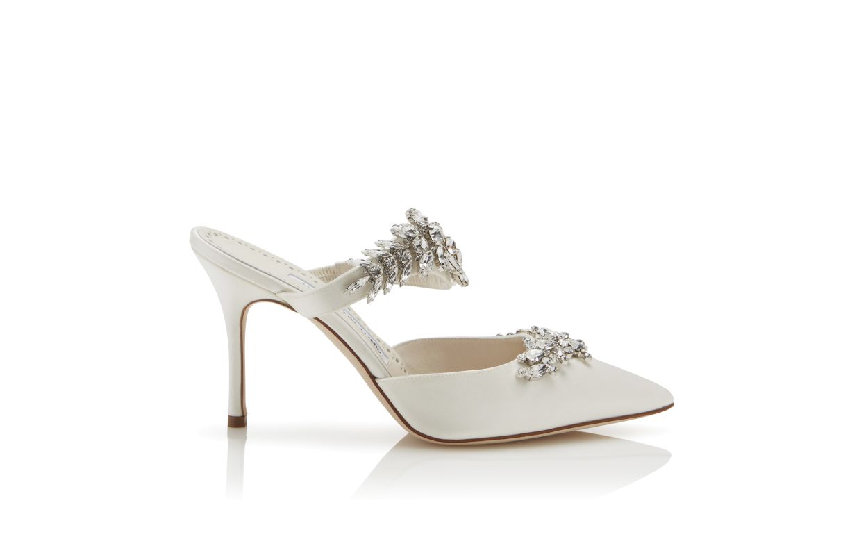 Mules de Seda Off-White com Detalhes em Cristal