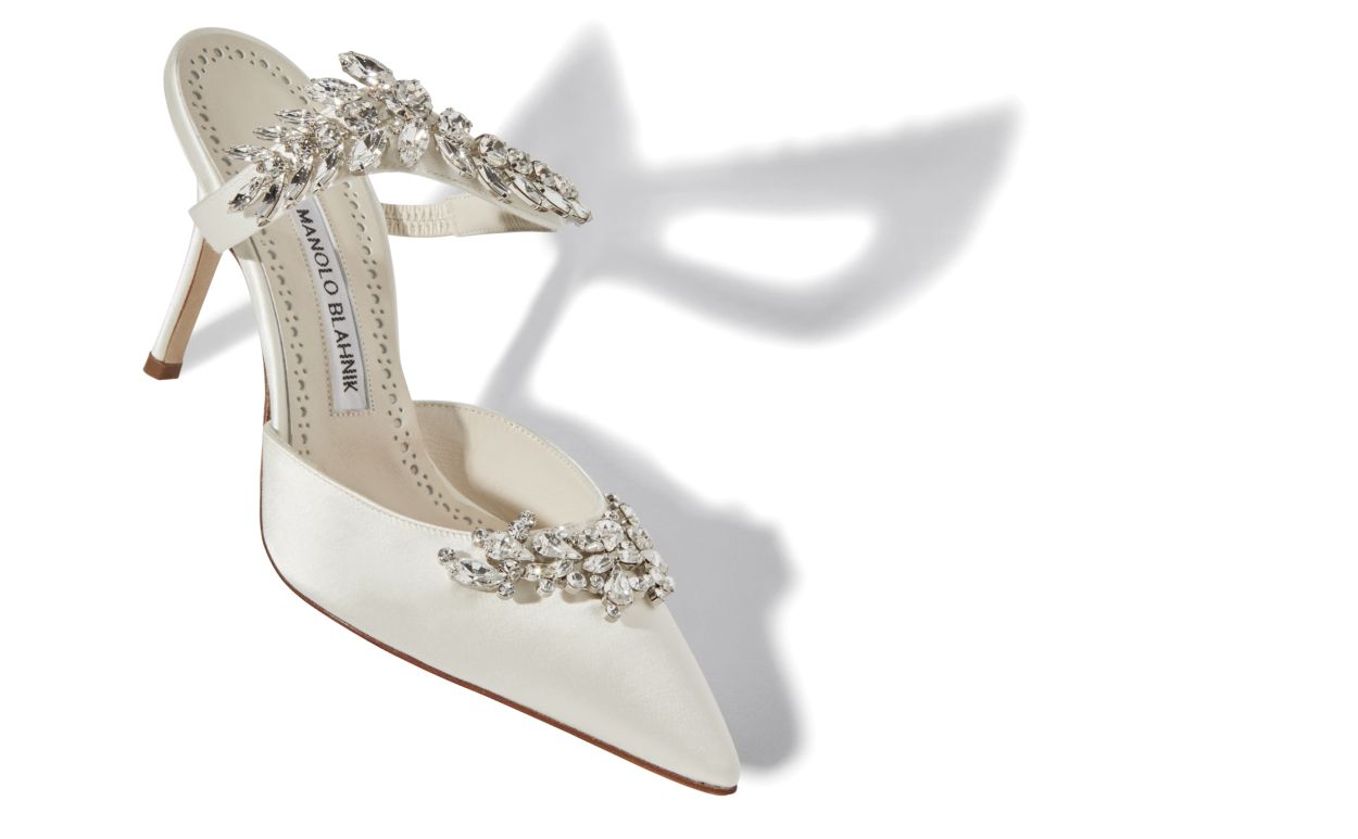 Mules de Seda Off-White com Detalhes em Cristal