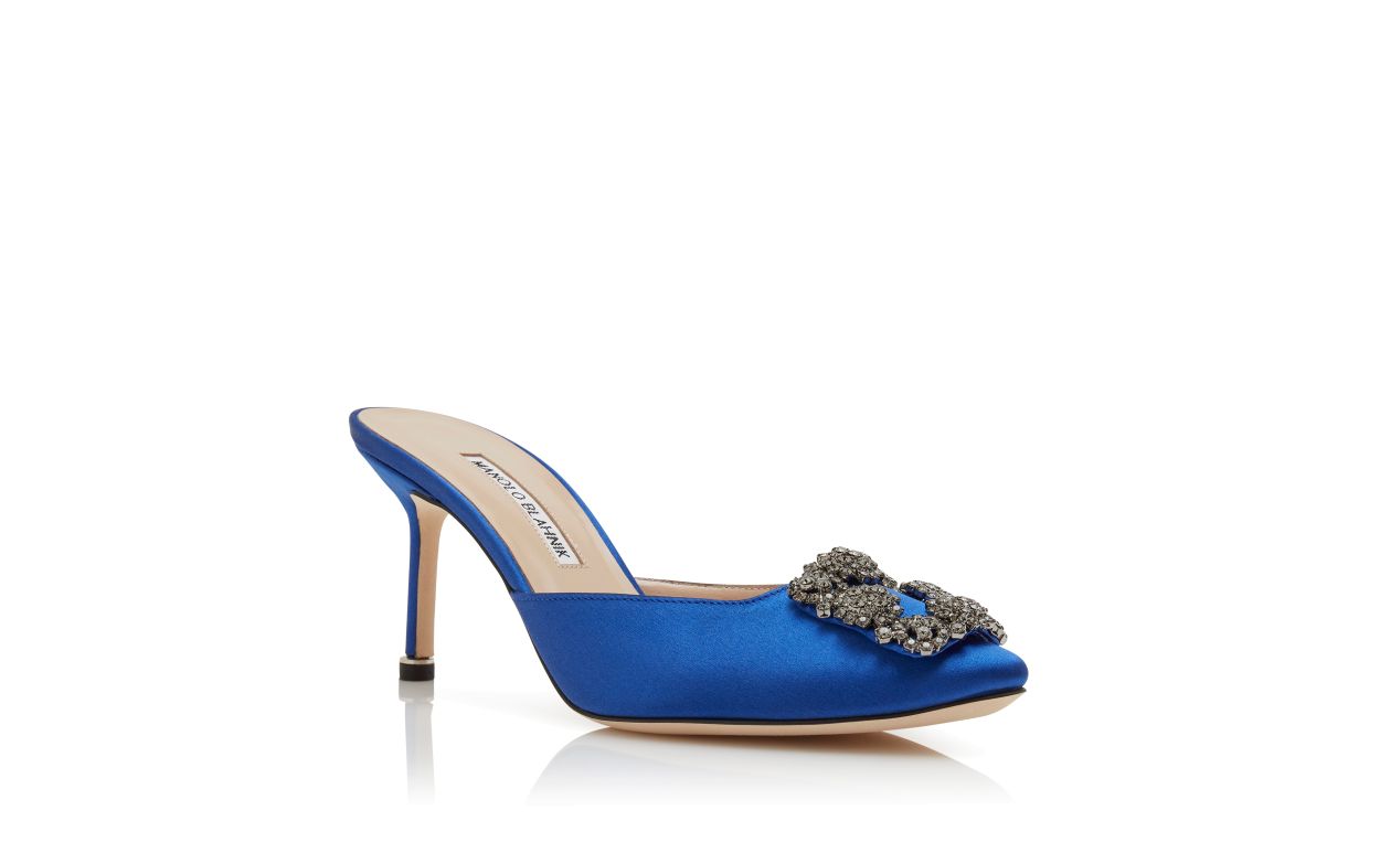 Mules de cetim azul com fivela de joias