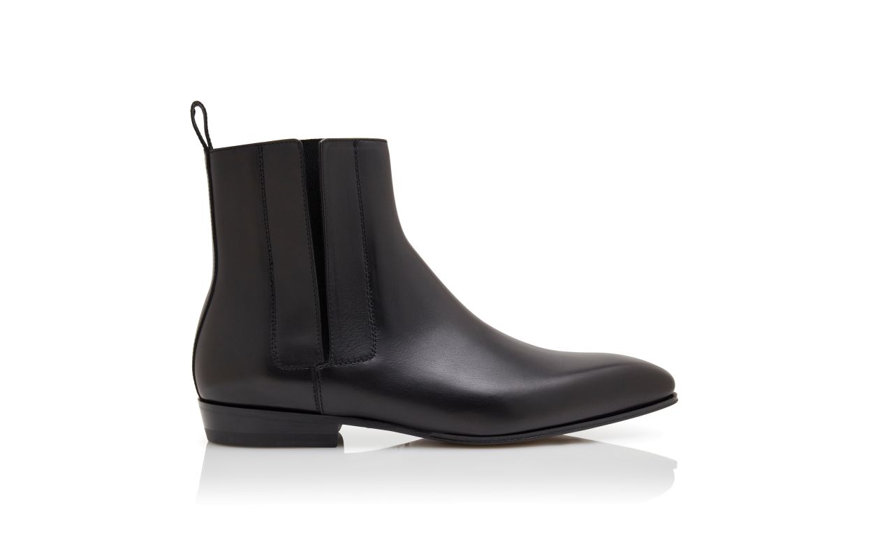Botas de Cano Médio em Couro de Bezerro Preto