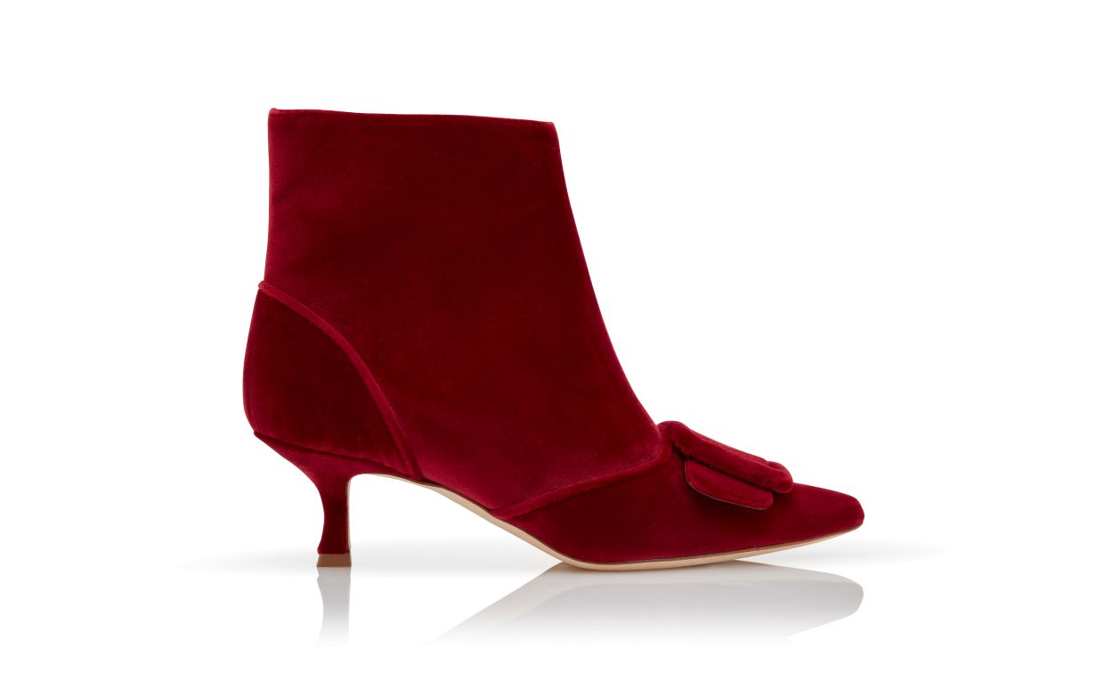 Botas de tornozelo com detalhe de fivela em veludo vermelho