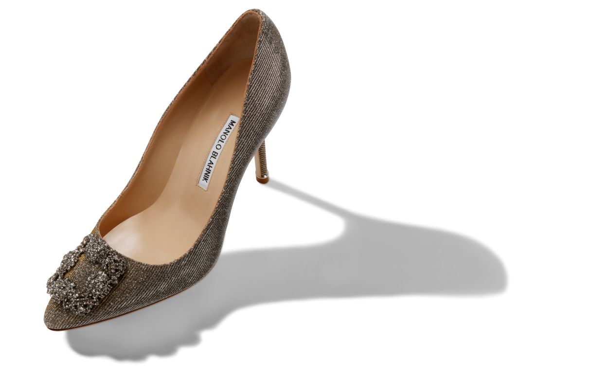 Sapatos de Salto com Faixa de Brilho Dourado Escuro e Joia