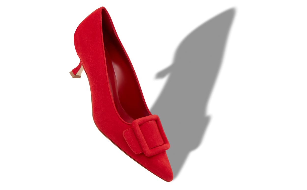 Sapatilhas de Couro Felpudo Vermelho com Detalhe de Fivela