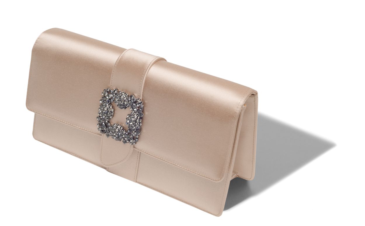 Bolsa de Mão Retangular em Satin Bege com Fecho de Joia