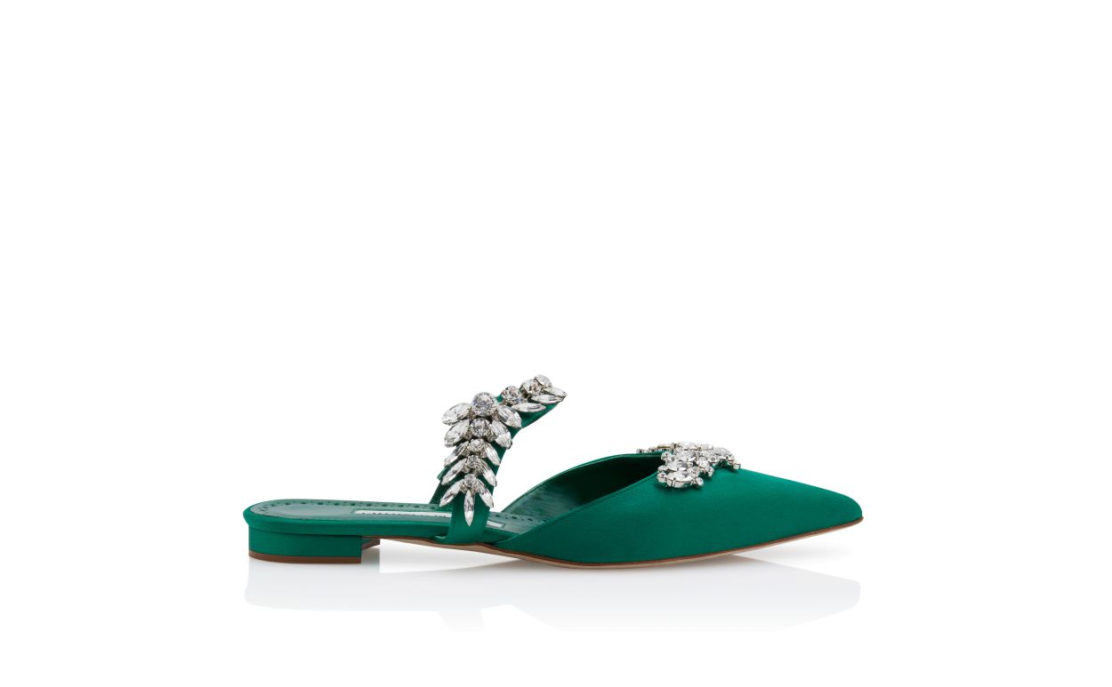 Mules Planas com Detalhes de Cristal em Satinê Verde